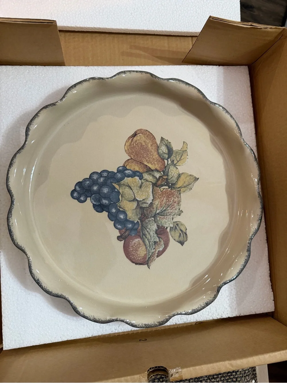 Cream Fruit Motif Scalloped Serving Platter and Bowl Set